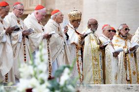 Pope Francis Leads Canonization Ceremony