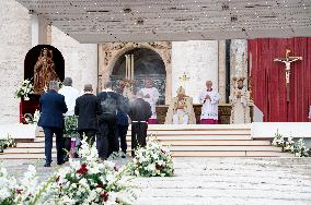 Pope Francis Leads Canonization Ceremony