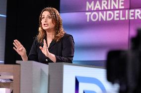 Marine Tondelier On Dimanche En Politique - Paris