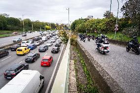 Demonstration of bikers against the passage of the ring road at 50 km/h - Paris