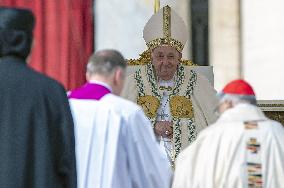 Pope Francis Leads Canonization Mass - Vatican