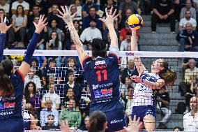 Italian Women's Serie A1 Tigotà Volleyball: Day 3 - Reale Mutua Fenera Chieri '76 V Il Bisonte Firenze