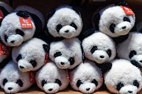 Panda-themed Cultural And Creative Products