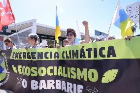 Hundreds Protest Over-Tourism - Tenerife