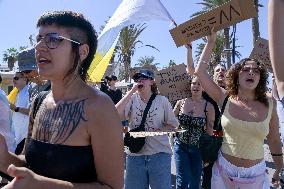 Hundreds Protest Over-Tourism - Tenerife