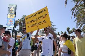 Hundreds Protest Over-Tourism - Tenerife