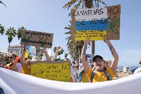 Hundreds Protest Over-Tourism - Tenerife