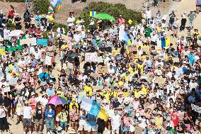 Hundreds Protest Over-Tourism - Tenerife