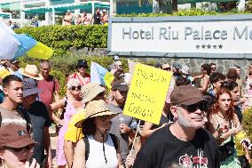 Hundreds Protest Over-Tourism - Tenerife