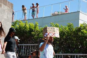 Hundreds Protest Over-Tourism - Tenerife