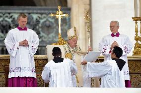 Pope Canonizes Seven Spanish Franciscans - Vatican