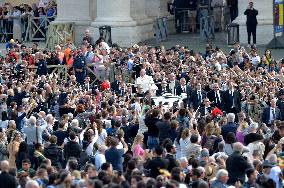 Pope Canonizes Seven Spanish Franciscans - Vatican