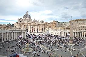 Pope Canonizes Seven Spanish Franciscans - Vatican