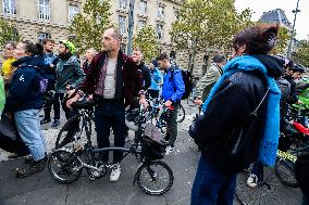 Gathering Of Cyclists In Paris In Tribute To Paul