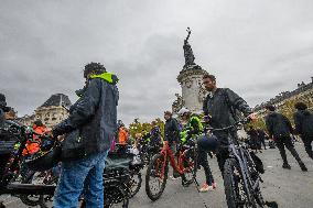 Gathering Of Cyclists In Paris In Tribute To Paul