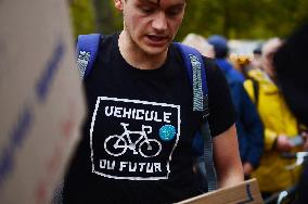 Gathering Of Cyclists In Paris In Tribute To Paul