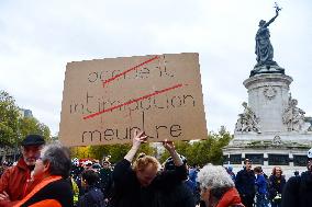 Gathering Of Cyclists In Paris In Tribute To Paul