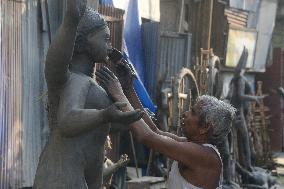 Making Of Kali Idol For Diwali Festival