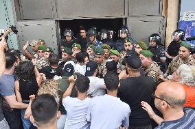 Displaced Civilians Clash with Lebanese Security Forces Amid Eviction in Beirut