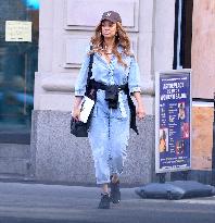 Tyra Banks Out - NYC