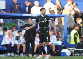 Queens Park Rangers FC v Portsmouth FC - Sky Bet Championship