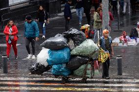 Daily Life In Mexico City