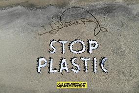 Greenpeace In Action In Barletta To Say Stop Plastic