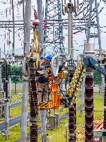 500 kV Longwangshan Substation Maintenance in Nanjing