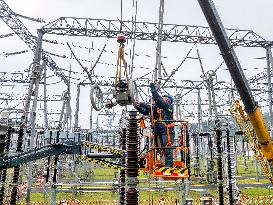 500 kV Longwangshan Substation Maintenance in Nanjing