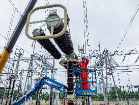 500 kV Longwangshan Substation Maintenance in Nanjing