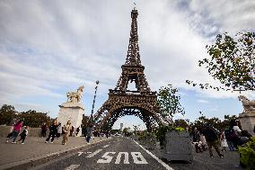 The Iena Bridge In Paris Becomes Pedestrianised