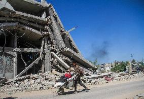 People Flee Beit Lahia - Gaza