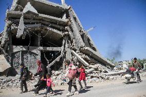 People Flee Beit Lahia - Gaza