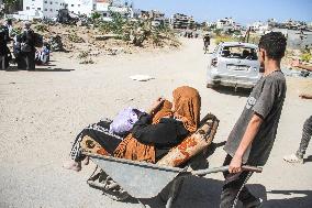 People Flee Beit Lahia - Gaza