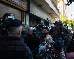 Displaced People Protest Eviction - Beirut