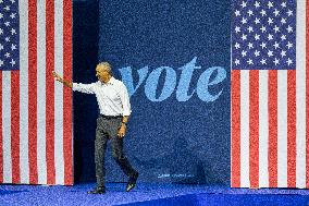 Barack Obama Campaigns With Tim Walz On First Day Of Early Voting In Wisconsin