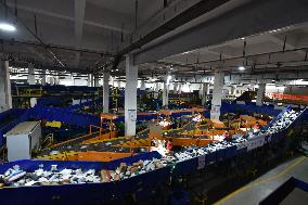 Double 11 Shopping Carnival Logistics Peak in Fuyang