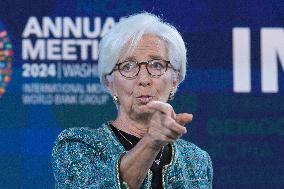 DC: President Lagarde and Governor Panetta hold a Future of Cross-Border Payments session