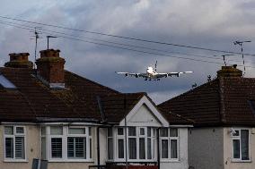 Singapore Airlines Airbus A380 Landing