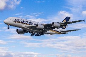 Singapore Airlines Airbus A380 Landing