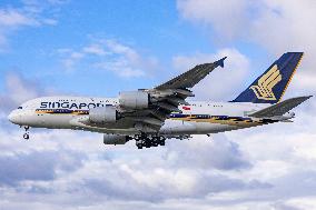 Singapore Airlines Airbus A380 Landing