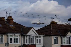 Singapore Airlines Airbus A380 Landing