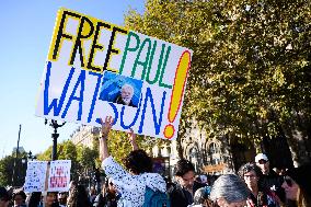 Free Paul Watson Protest - Paris