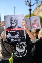 Free Paul Watson Protest - Paris