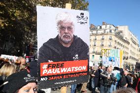 Free Paul Watson Protest - Paris