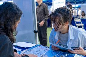 A Large-scale on-site Ltinerant Recruitment Fair For Health Industry Talents in Wuhan