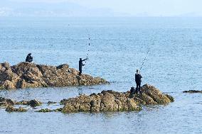 Chinese Fishing Crowd