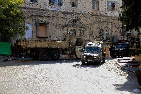 Settlers Storm the Old City of Hebron - Palestine