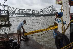 Cyclone Dana Starts Landfall In India.