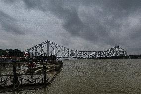 Cyclone Dana Starts Landfall In India.